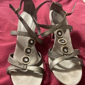 Size 9.5  dress shoe